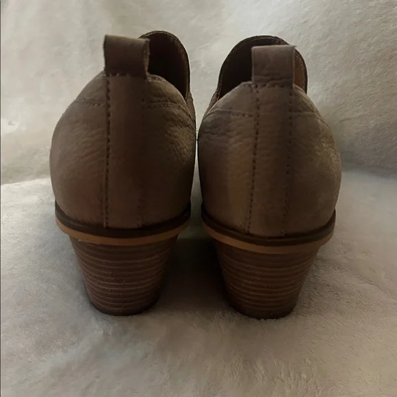 Lucky Brand Tan Heeled Booties - Picture 4 of 6